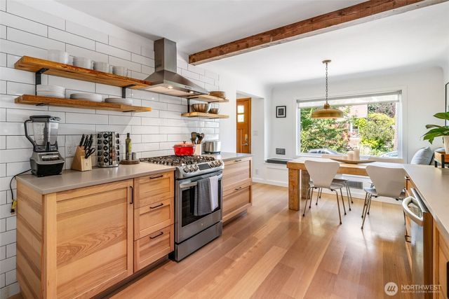 1705 N 82nd Street, Seattle, WA 98103