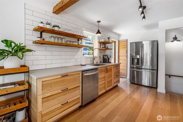 1705 N 82nd Street, Seattle, WA 98103