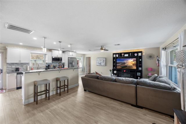 13454 HACIENDA DRIVE, Largo, FL 33774