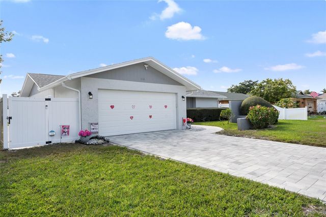 13454 HACIENDA DRIVE, Largo, FL 33774