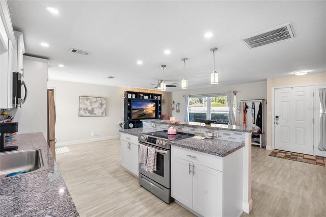 13454 HACIENDA DRIVE, Largo, FL 33774