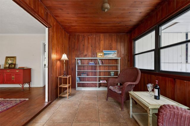 6338 BEECHWOOD AVENUE, Sarasota, FL 34231