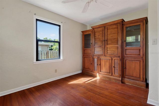 6338 BEECHWOOD AVENUE, Sarasota, FL 34231