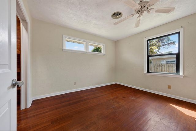 6338 BEECHWOOD AVENUE, Sarasota, FL 34231