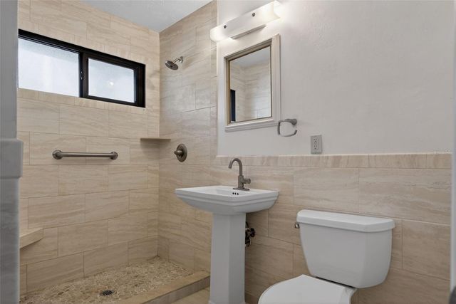 6338 BEECHWOOD AVENUE, Sarasota, FL 34231