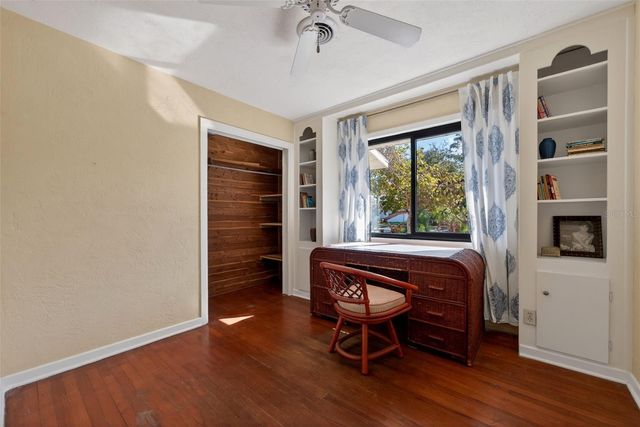 6338 BEECHWOOD AVENUE, Sarasota, FL 34231