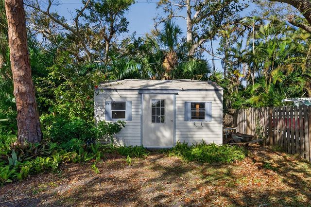 6338 BEECHWOOD AVENUE, Sarasota, FL 34231