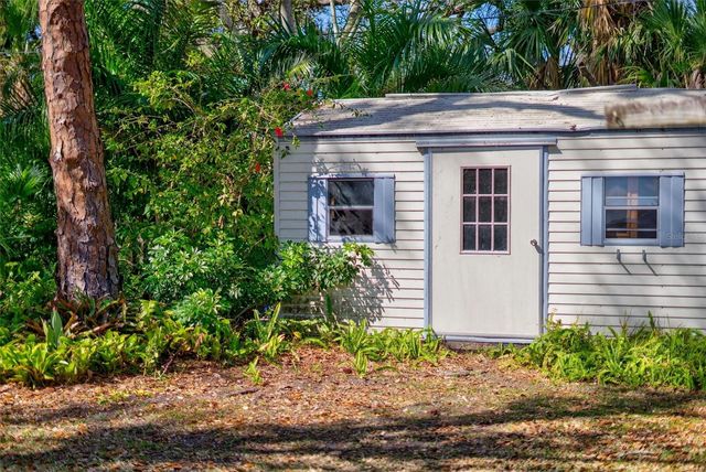 6338 BEECHWOOD AVENUE, Sarasota, FL 34231