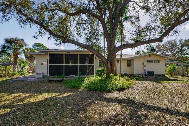 6338 BEECHWOOD AVENUE, Sarasota, FL 34231