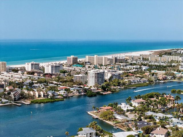 6338 BEECHWOOD AVENUE, Sarasota, FL 34231