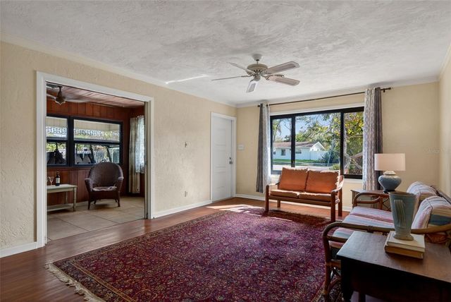 6338 BEECHWOOD AVENUE, Sarasota, FL 34231