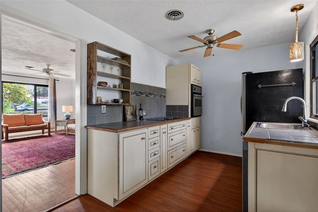 6338 BEECHWOOD AVENUE, Sarasota, FL 34231