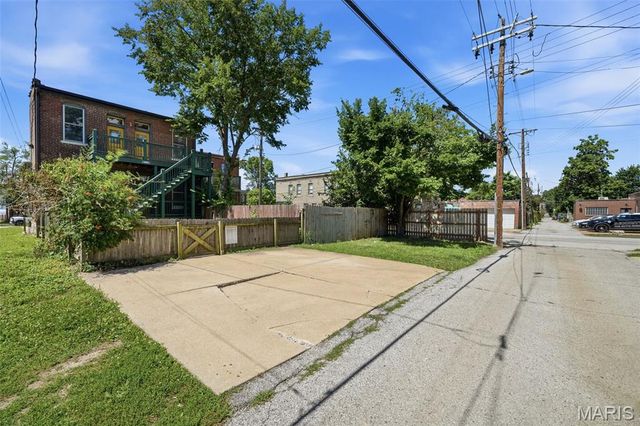 4249 Arco Avenue, St Louis, MO 63110