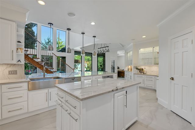 5819 Flintshire Lane, Dallas, TX 75252