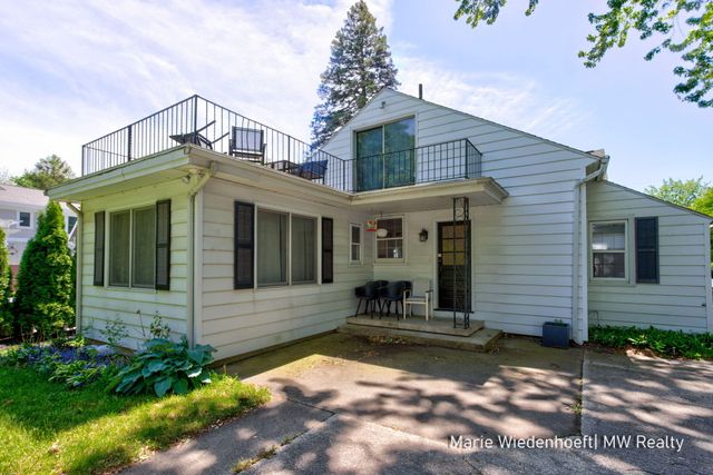 722 Lake Street, Saugatuck City, MI 49453