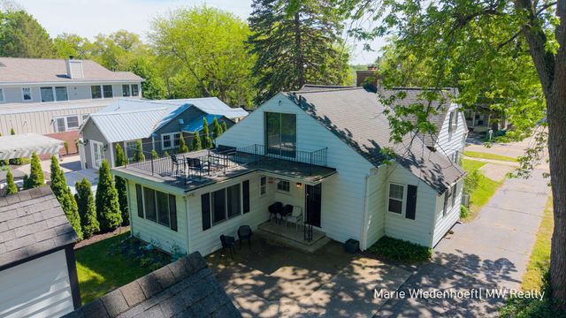 722 Lake Street, Saugatuck City, MI 49453
