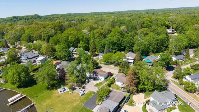722 Lake Street, Saugatuck City, MI 49453