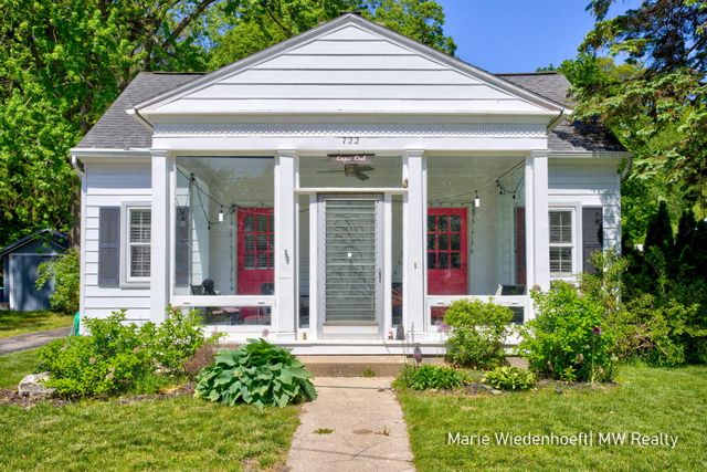 722 Lake Street, Saugatuck City, MI 49453