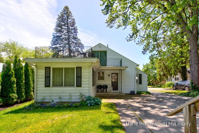722 Lake Street, Saugatuck City, MI 49453