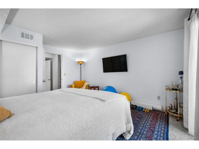 2793 E Nichols Cir, Littleton, CO 80122