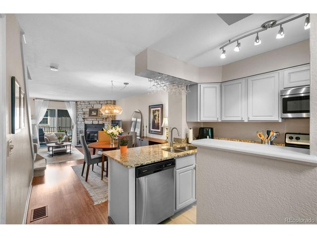 2793 E Nichols Cir, Littleton, CO 80122