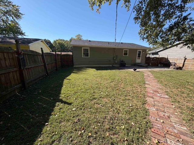 2612 Hawthorne Avenue, Evansville, IN 47714