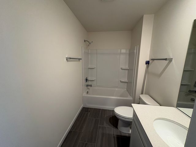 2208 Ryegrass Lane 78004, Bolingbrook, IL 60490