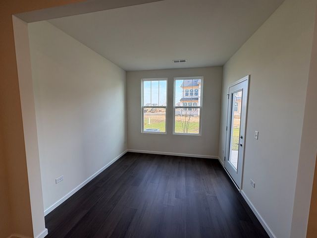 2208 Ryegrass Lane 78004, Bolingbrook, IL 60490