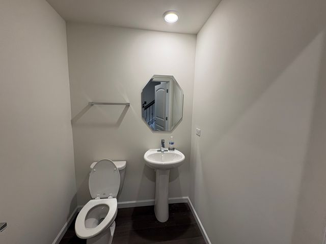 2208 Ryegrass Lane 78004, Bolingbrook, IL 60490