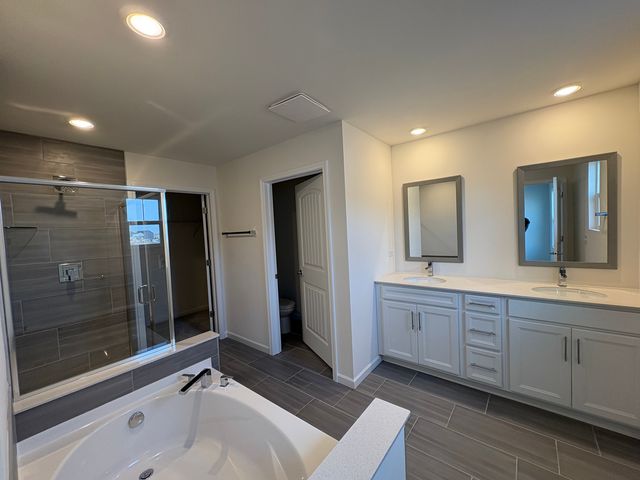 2208 Ryegrass Lane 78004, Bolingbrook, IL 60490