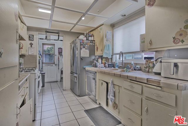 505 W 1st Street, Azusa, CA 91702