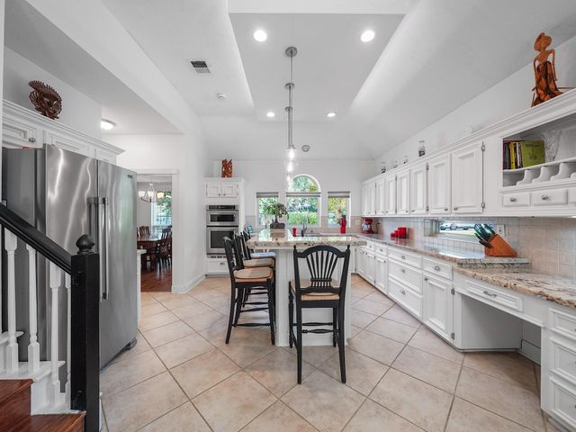 5 Hidden Pond Place, The Woodlands, TX 77381