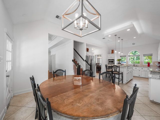 5 Hidden Pond Place, The Woodlands, TX 77381