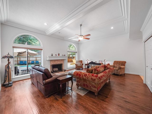 5 Hidden Pond Place, The Woodlands, TX 77381