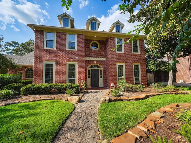 5 Hidden Pond Place, The Woodlands, TX 77381