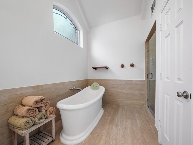 5 Hidden Pond Place, The Woodlands, TX 77381