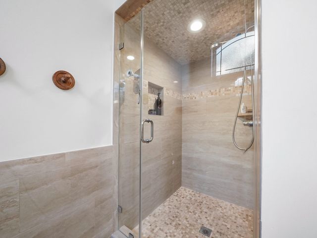 5 Hidden Pond Place, The Woodlands, TX 77381