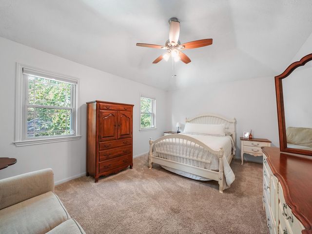 5 Hidden Pond Place, The Woodlands, TX 77381