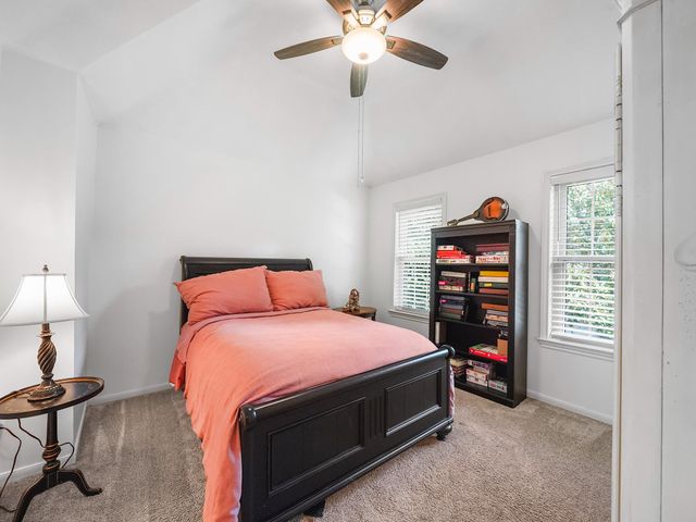 5 Hidden Pond Place, The Woodlands, TX 77381