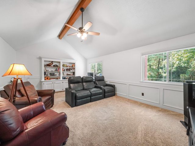 5 Hidden Pond Place, The Woodlands, TX 77381