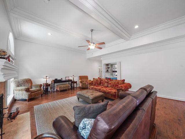 5 Hidden Pond Place, The Woodlands, TX 77381