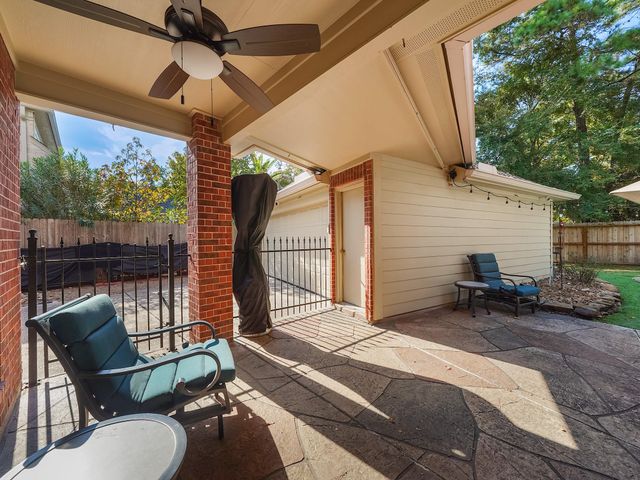 5 Hidden Pond Place, The Woodlands, TX 77381