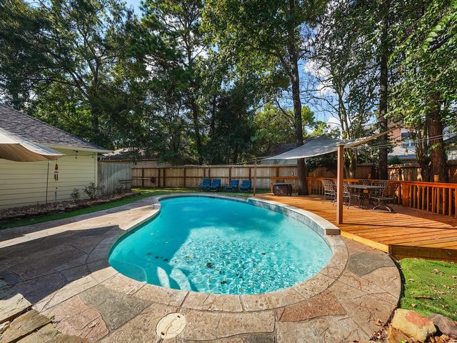 5 Hidden Pond Place, The Woodlands, TX 77381