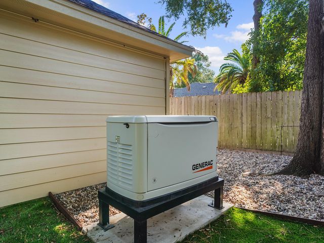 5 Hidden Pond Place, The Woodlands, TX 77381