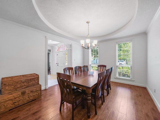 5 Hidden Pond Place, The Woodlands, TX 77381