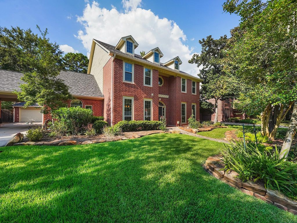 5 Hidden Pond Place, The Woodlands, TX 77381