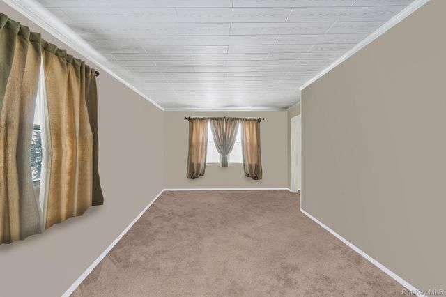 924 S 4th Street, Lindenhurst, NY 11757