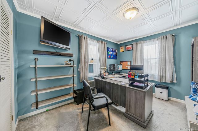 924 S 4th Street, Lindenhurst, NY 11757