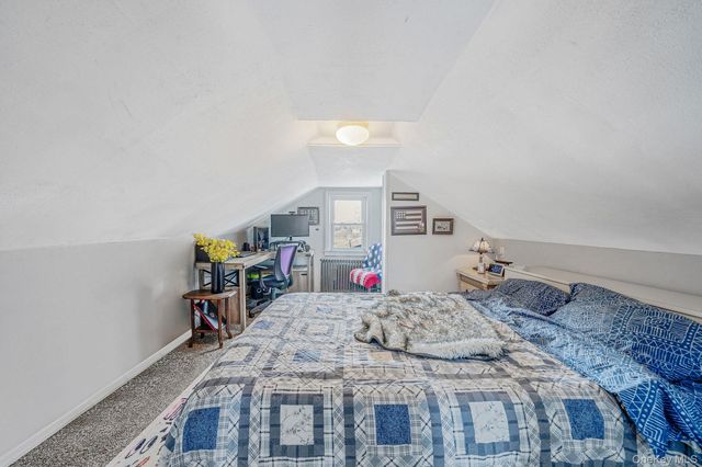 924 S 4th Street, Lindenhurst, NY 11757