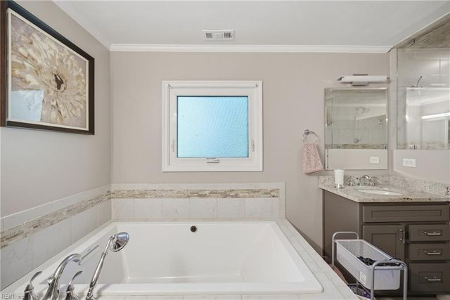 336 Spice Bush CT, Chesapeake, VA 23320